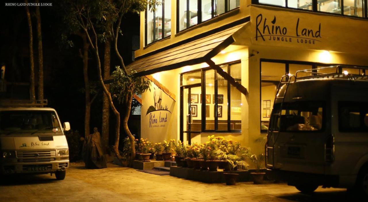 Rhino Land Jungle Lodge Sauraha Luaran gambar