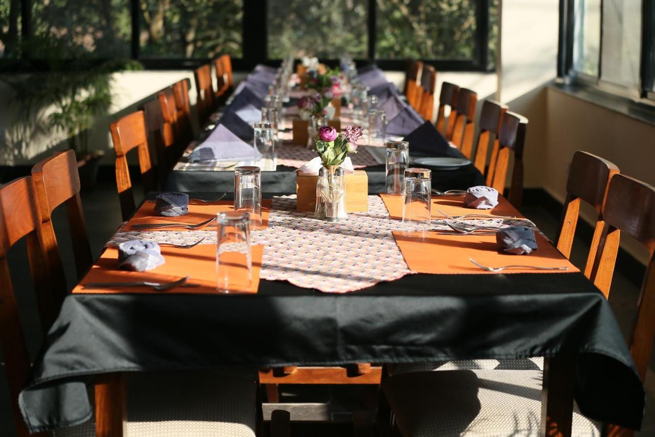 Rhino Land Jungle Lodge Sauraha Luaran gambar